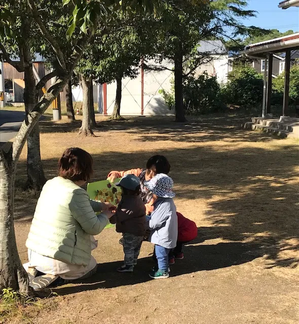 冬乳児外遊び